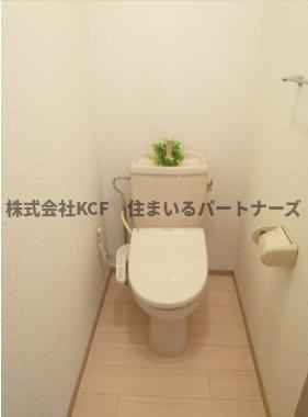 フリーデン山川のトイレ|落ち着いた色調のトイレです