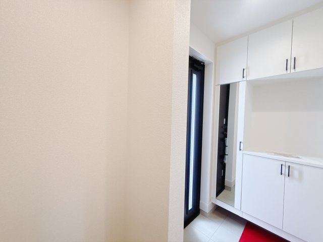 【新築戸建】玉村町板井23-1期の玄関|■玄関（1号棟）｜玄関に土間収納あり♪ベビーカーやゴルフバック、部活用品なども収納できて便利☆