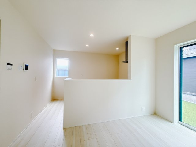 【新築戸建】玉村町板井23-1期のダイニング|■ダイニング（1号棟）｜【ダイニングなどに】お家にいるけどおしゃれなカフェに来ているような感覚になってしまうカフェカウンター☆