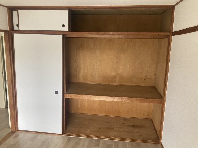 すずらん台コートの収納|大きな収納を２箇所完備してます