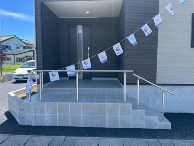 【エントランス】 | 山武市松尾町１号棟 | 最短即日のご見学も承ります。お気軽に０４７６－３７－３８８８までお問合せ下さい