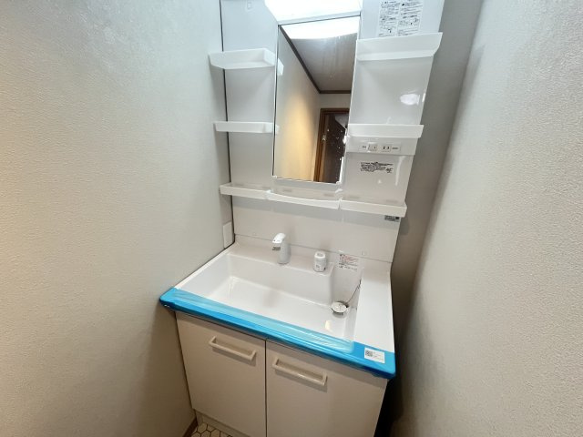 新栄プロパティー北野田Ⅱの独立洗面台