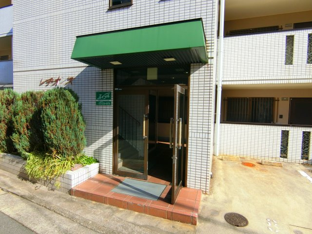 新栄プロパティー北野田Ⅱのエントランス