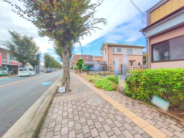 ふじみ野市西原２丁目の売地の前面道路含む現地写真