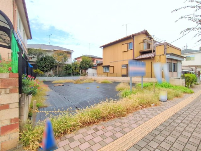 ふじみ野市西原２丁目の売地の外観|2025年10月撮影　
約49坪のゆとりの広さの土地。
建築条件はありませんので、お好きなハウスメーカーで建築できます。
資料請求やご見学などお気軽にお問い合わせください。