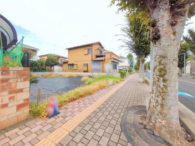 ふじみ野市西原２丁目の売地の前面道路含む現地写真