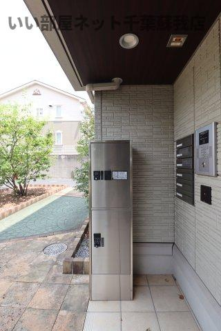 ファミーユのロビー|宅配ボックスがあると、自分の時間を有効活用できますね！