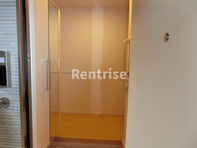 サン・ジェルメの玄関|玄関