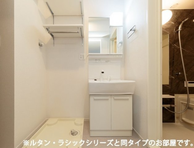 メゾンラペーシュの洗面所