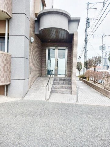 レルベ保田窪のエントランス