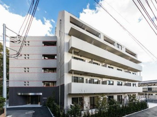 【外観】 | 鉄筋コンクリート造のがっちりとした建物。
