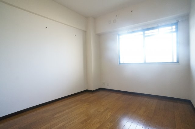 ボヌールソシアの洋室|参考、同建物・反転間取りの号室