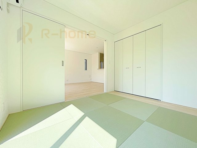 つくば市中別府第1　新築戸建て　1号棟の和室|フローリングより衝撃が少ない和室は、ご両親のお部屋やキッズスペース、客間としても活用頂けます。