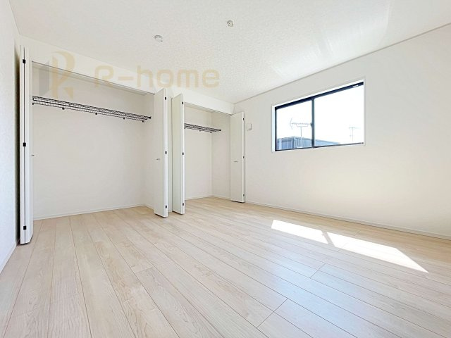 つくば市中別府第1　新築戸建て　1号棟の洋室|どんな部屋家具も合わせやすいシンプルな洋室！
たっぷりの日差しと心地よい風が舞い込む住まい♪