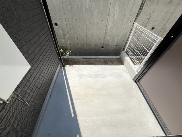 エヌエムキャトフヴァントゥレーズのバルコニー