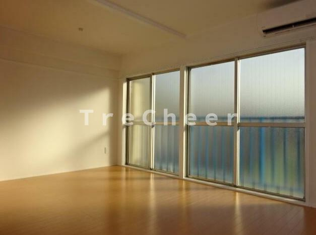 中島ビルの居間・リビング