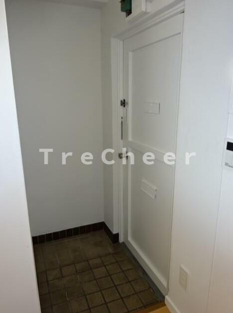 中島ビルの玄関