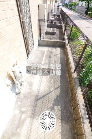 アプトベロニカのロビー|裏口