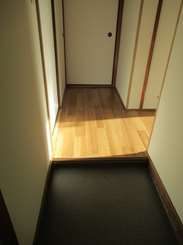 兵庫県公社　伊丹鴻池　９B号棟の玄関|シンプルで使いやすい玄関です