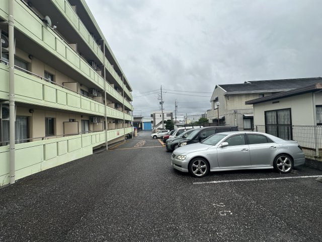 プランドール柿本の駐車場