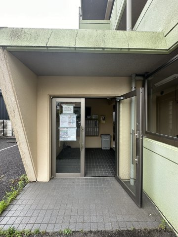 プランドール柿本のエントランス