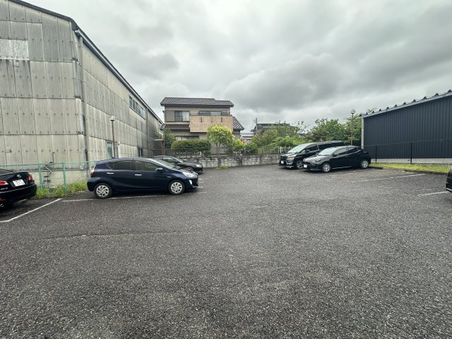プランドール柿本の駐車場