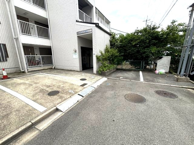 トレイズⅡの駐車場