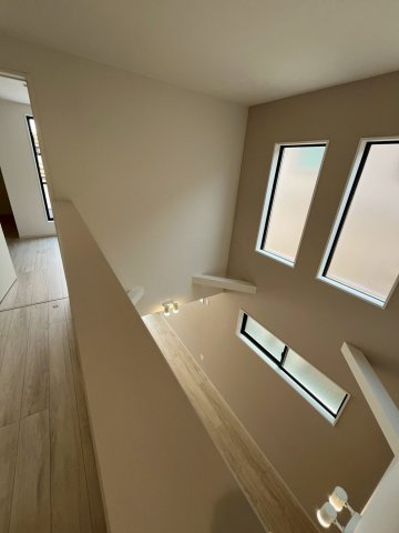 堺市東区北野田新築戸建て　2号棟の内装|吹き抜け