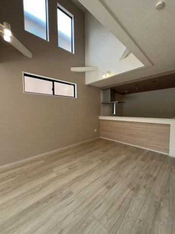 堺市東区北野田新築戸建て　2号棟の居間・リビング