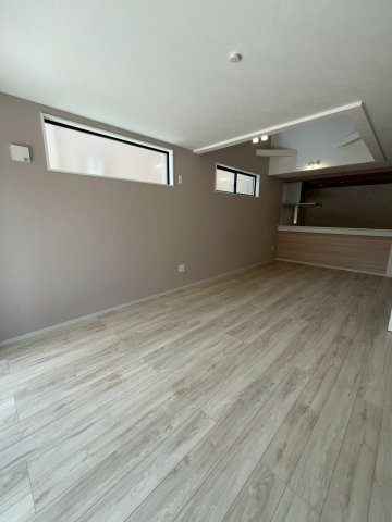 堺市東区北野田新築戸建て　2号棟の居間・リビング