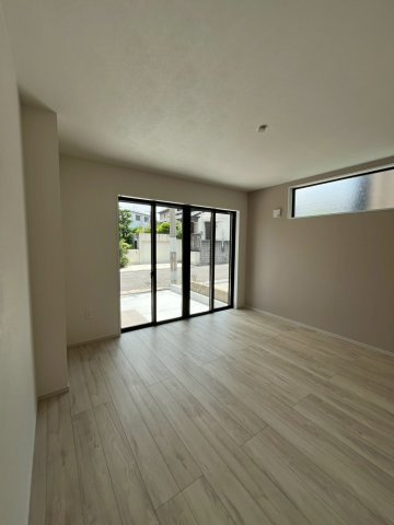 堺市東区北野田新築戸建て　2号棟の居間・リビング