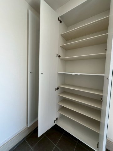 堺市東区北野田新築戸建て　2号棟の収納