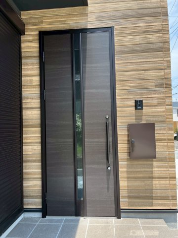 堺市東区北野田新築戸建て　2号棟のエントランス