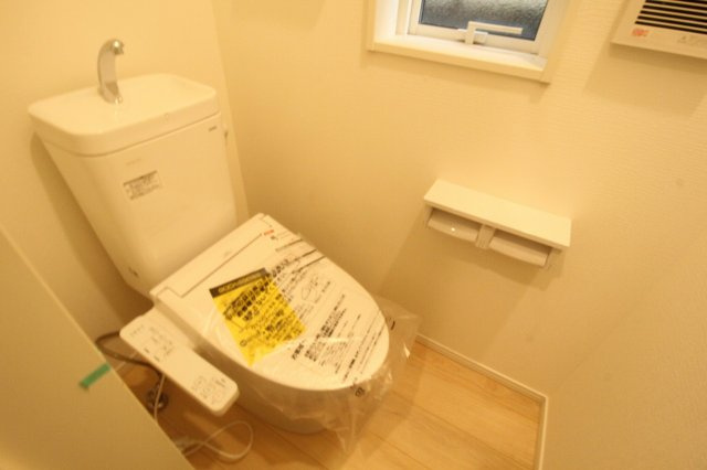 クレイドルガーデン　高知市薊野南町第1　1号棟のトイレ|1Ｆ