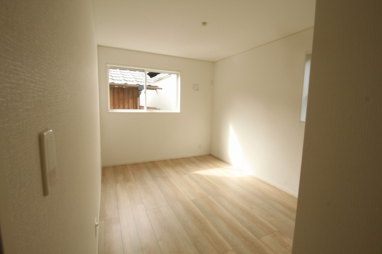 クレイドルガーデン　高知市薊野南町第1　1号棟の洋室|2Ｆ　北の部屋　6.5帖