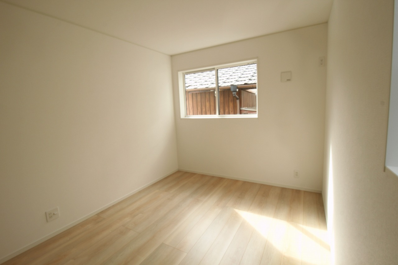 クレイドルガーデン　高知市薊野南町第1　1号棟の洋室|2Ｆ　北の部屋　6.5帖