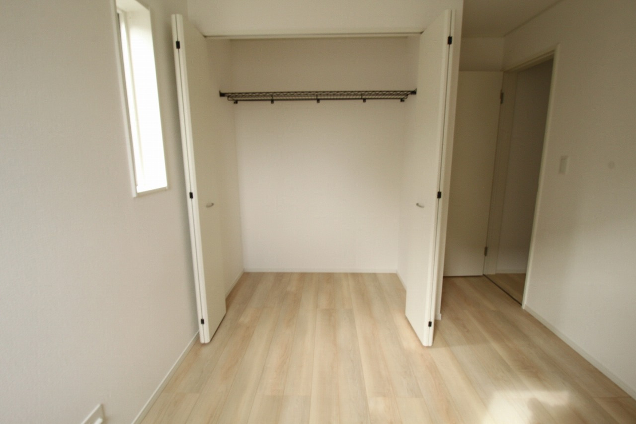 クレイドルガーデン　高知市薊野南町第1　1号棟の洋室|2Ｆ　西の部屋　5.0帖