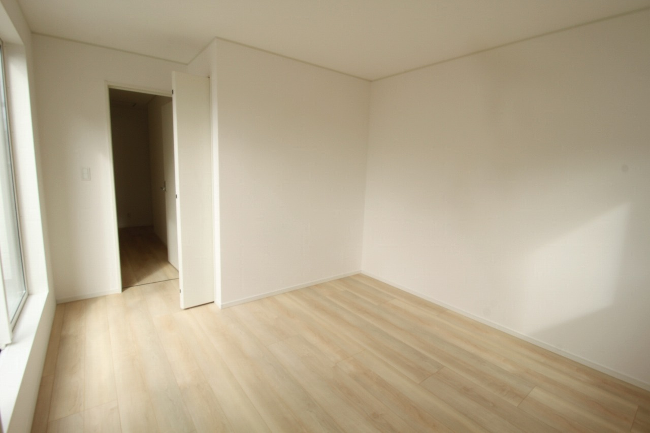 クレイドルガーデン　高知市薊野南町第1　1号棟の寝室|2Ｆ　南東の部屋　6.8帖