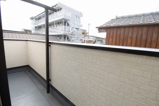 クレイドルガーデン　高知市薊野南町第1　1号棟のバルコニー|2Ｆ　南東の部屋　6.8帖