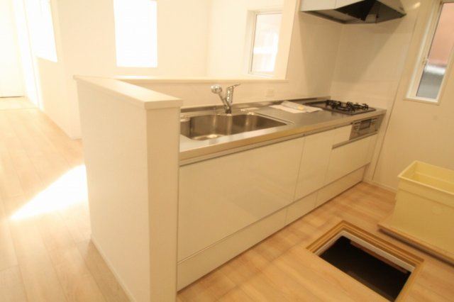 クレイドルガーデン　高知市薊野南町第1　1号棟のキッチン|システムキッチン