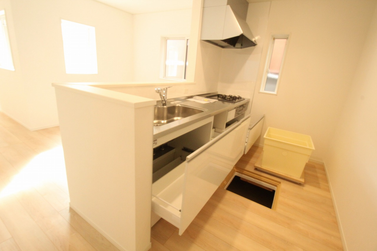クレイドルガーデン　高知市薊野南町第1　1号棟のキッチン