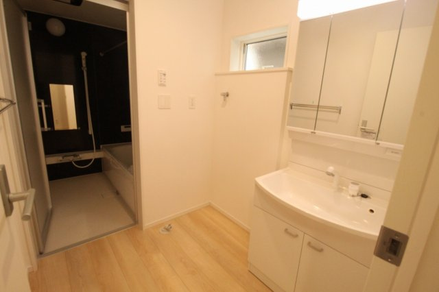 クレイドルガーデン　高知市薊野南町第1　1号棟の脱衣所