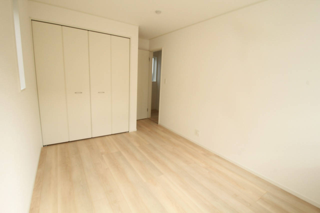 クレイドルガーデン　高知市薊野南町第1　1号棟の洋室|2Ｆ　北の部屋　6.5帖