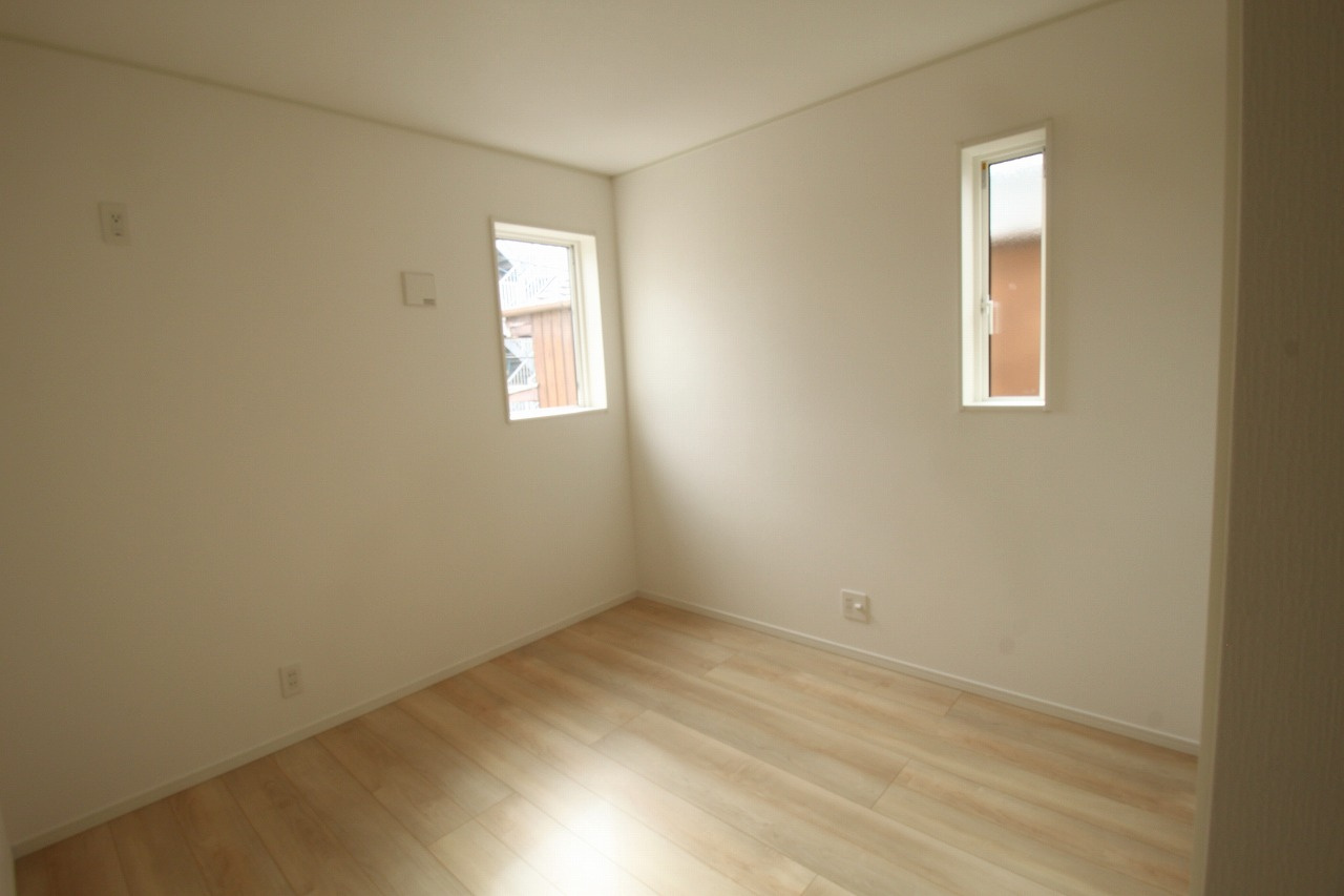 クレイドルガーデン　高知市薊野南町第1　1号棟の洋室|2Ｆ　西の部屋　5.0帖