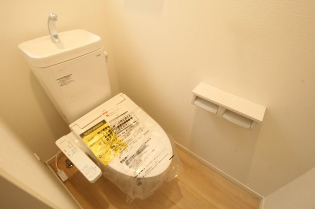 クレイドルガーデン　高知市薊野南町第1　1号棟のトイレ|2Ｆ