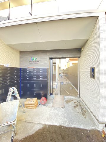 【エントランス】 | ウェルスクエア茨木駅前