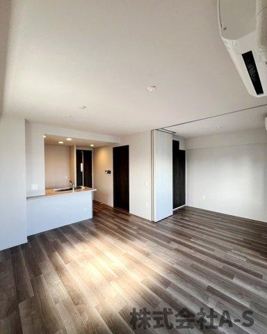ＧＲＡＮＰＡＳＥＯ丸の内の居間・リビング|同間取り画像使用
実際のお部屋と色などが異なる場合がございます。