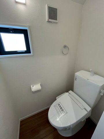 堺市東区北野田新築戸建て　1号棟のトイレ