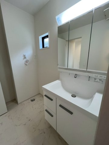 堺市東区北野田新築戸建て　1号棟の独立洗面台