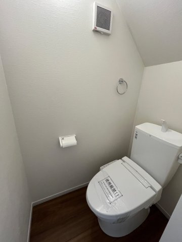 堺市東区北野田新築戸建て　1号棟のトイレ